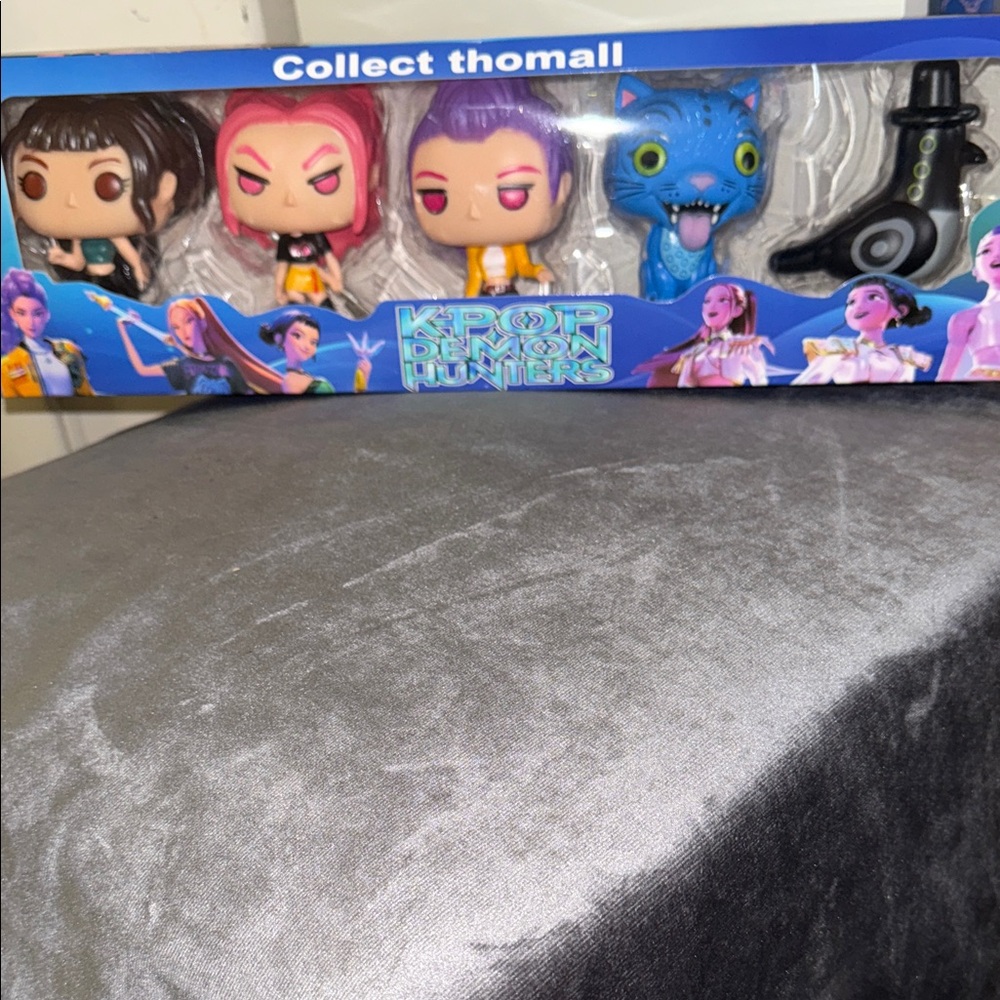 KPOP Demon Hunters funko Collectible
Figures Set 🚨🚨🚨🚨🚨LAST ONEEE🚨🚨🚨🚨🥰